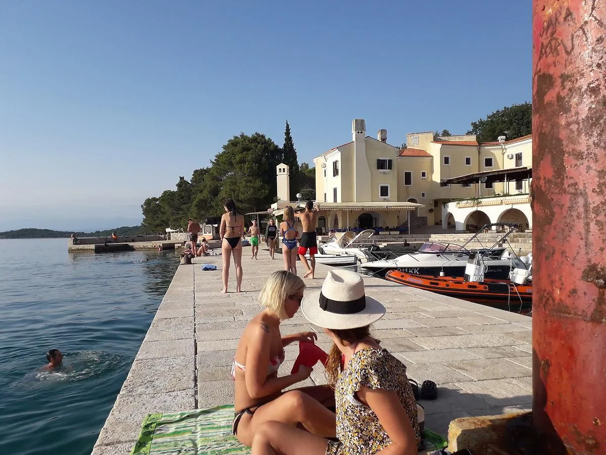 *** بيت ضيافة مالينسكا Apartments And Rooms Haludovo - Ribarsko Selo كرواتيا